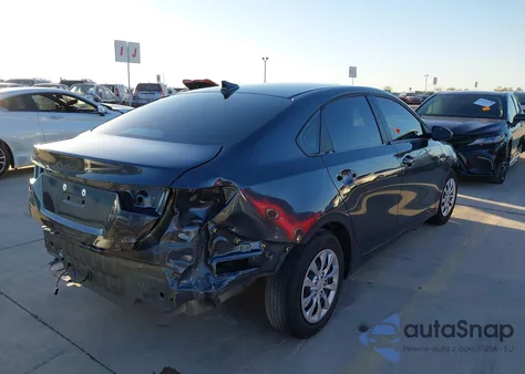 2024 Kia Forte Lx z USA, uszkodzony, nr VIN 3KPF24AD1RE835946